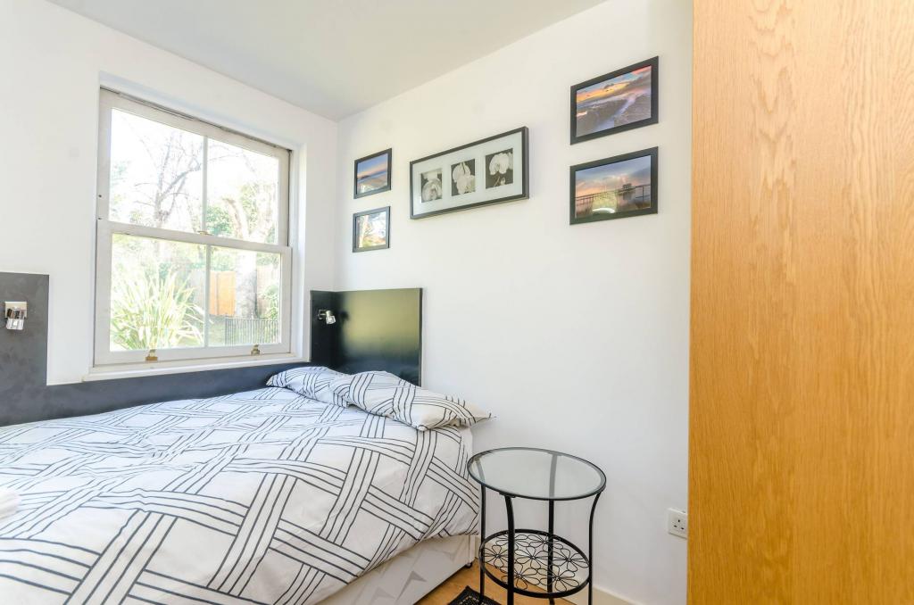 Flat Finchley Road in Greater London
