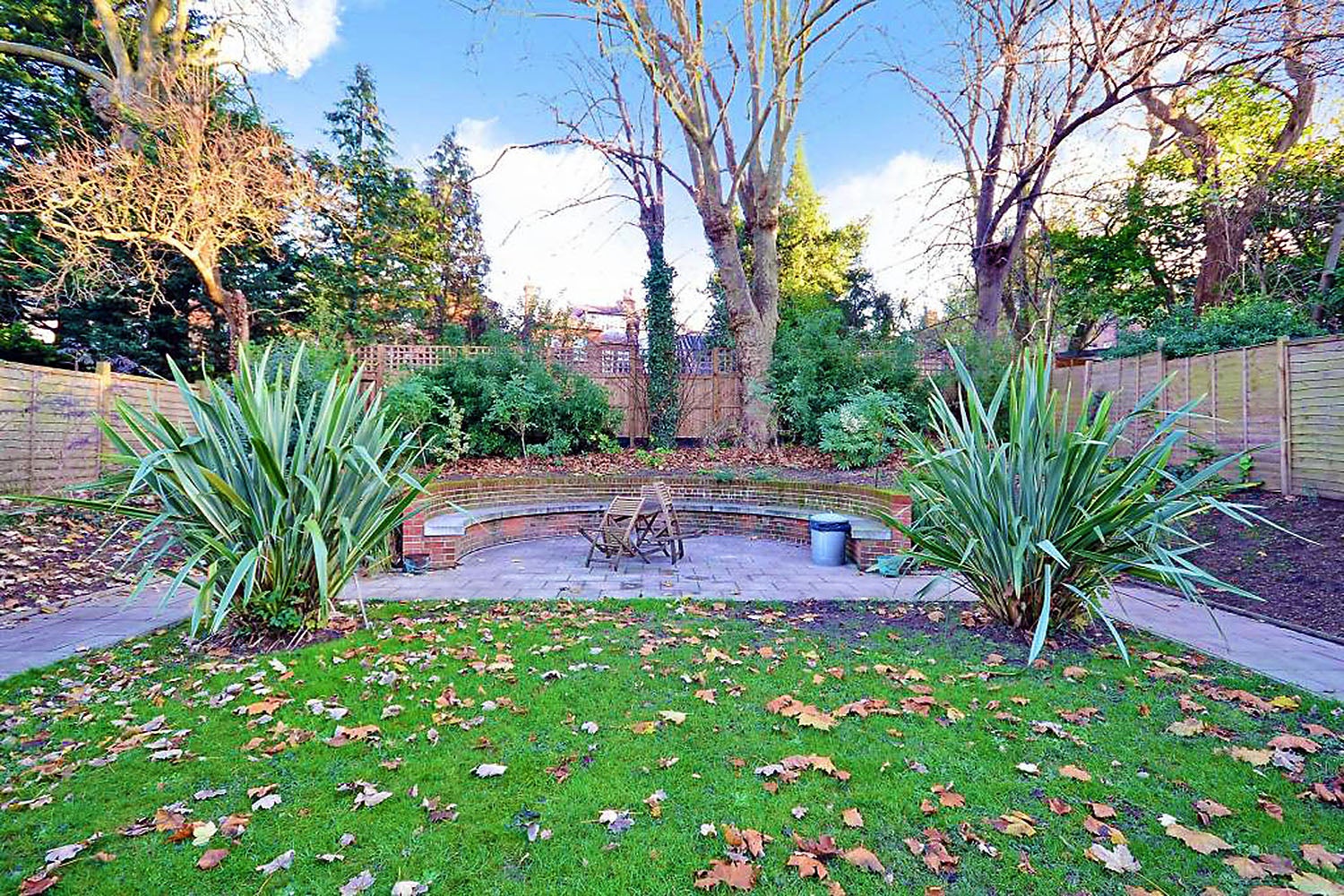 Flat Finchley Road in Greater London