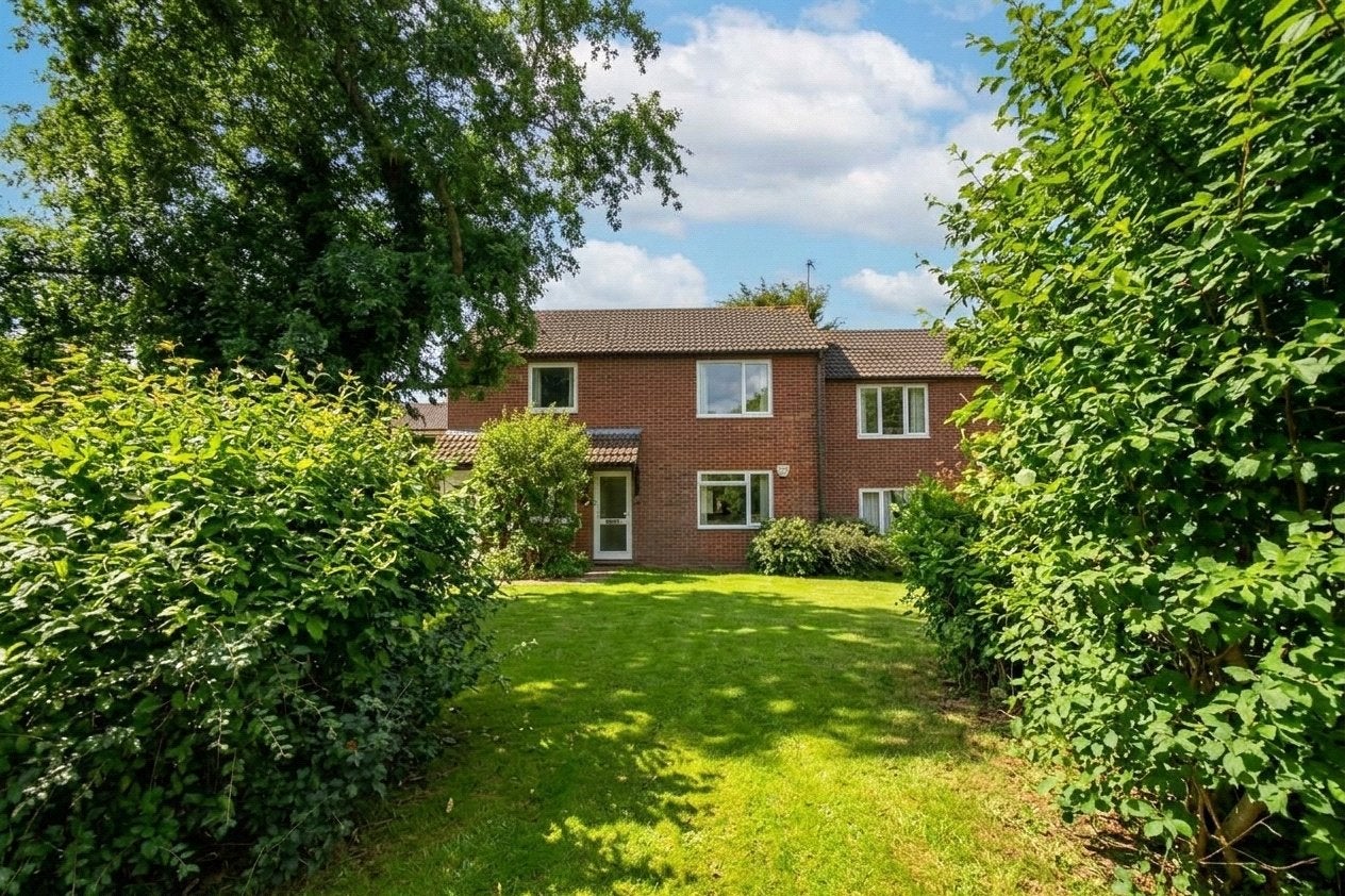 Flat Gatcombe Drive in Bristol