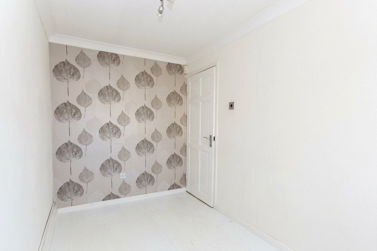 Flat Gatcombe Drive in Bristol