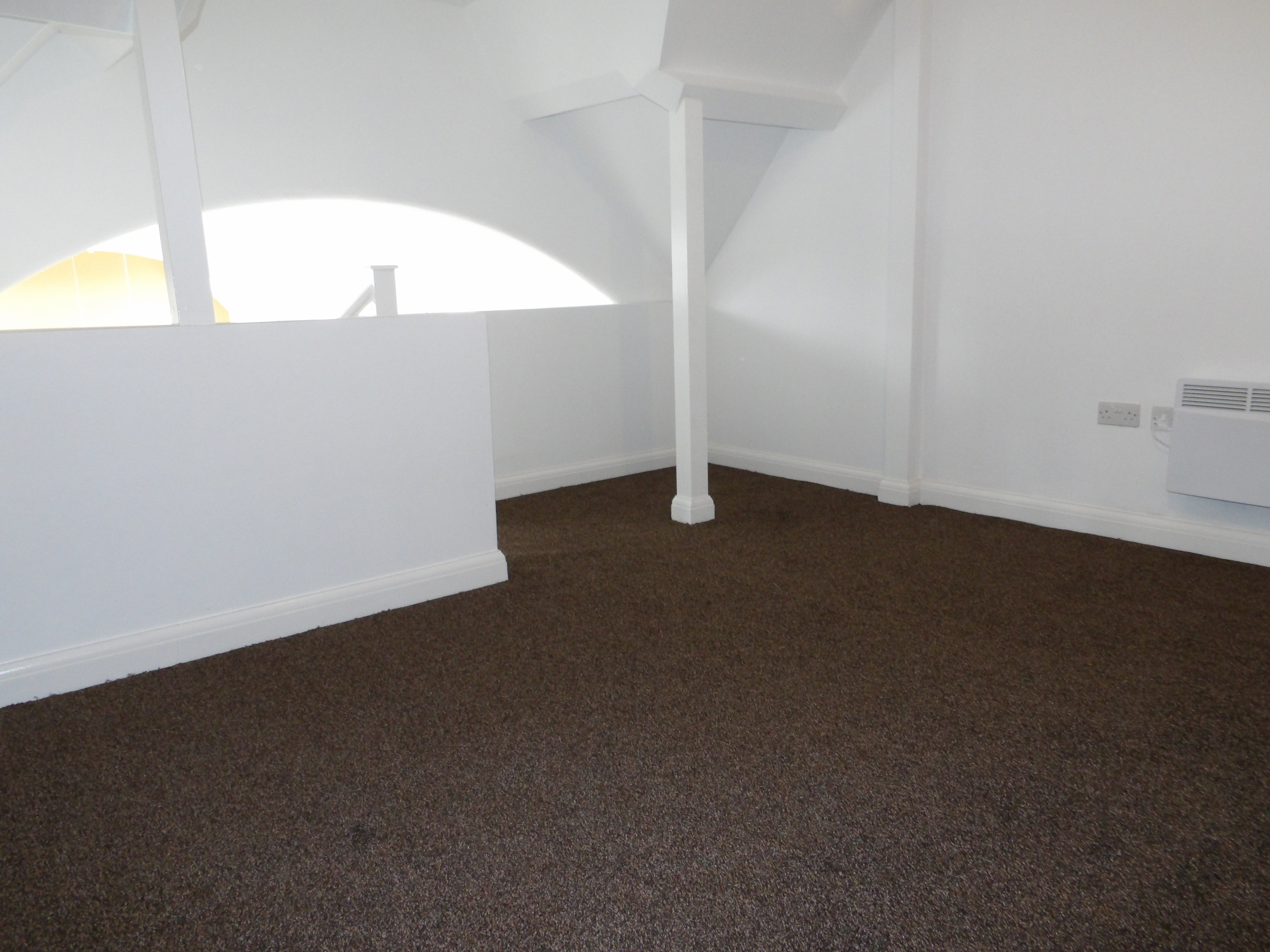 Flat Central Drive in Shirebrook