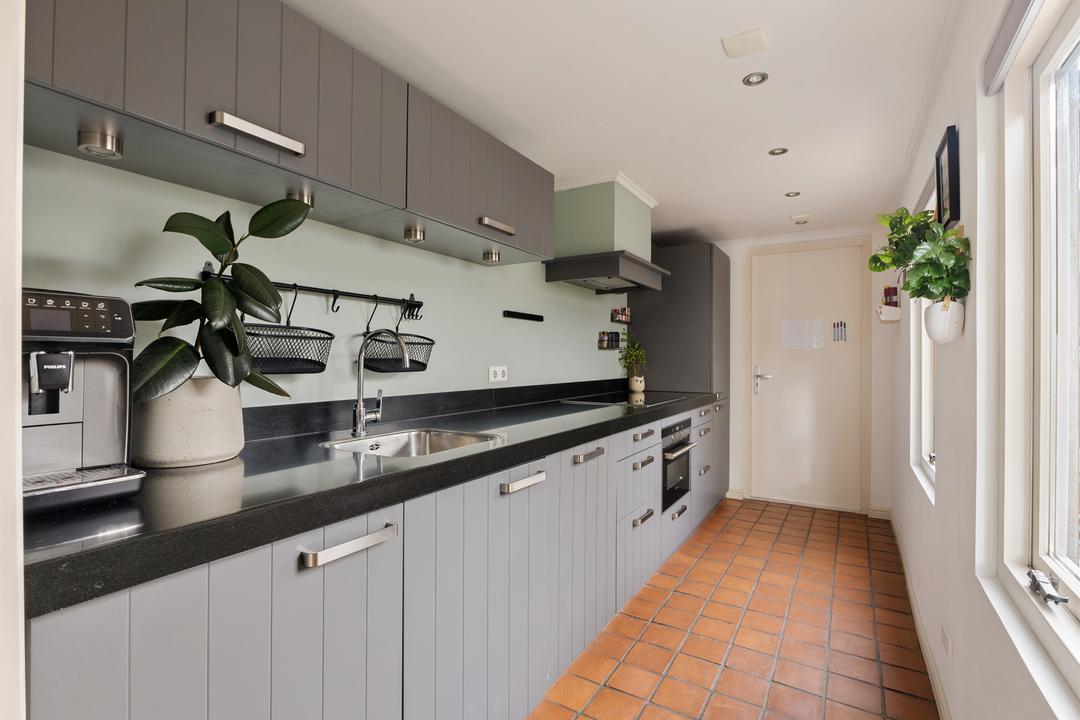 Tussenwoning te koop: De Langestraat 14, Alphen Aan Den Rijn