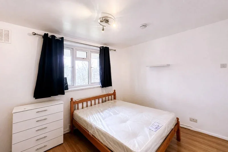 Room Whitnell Way in Greater London
