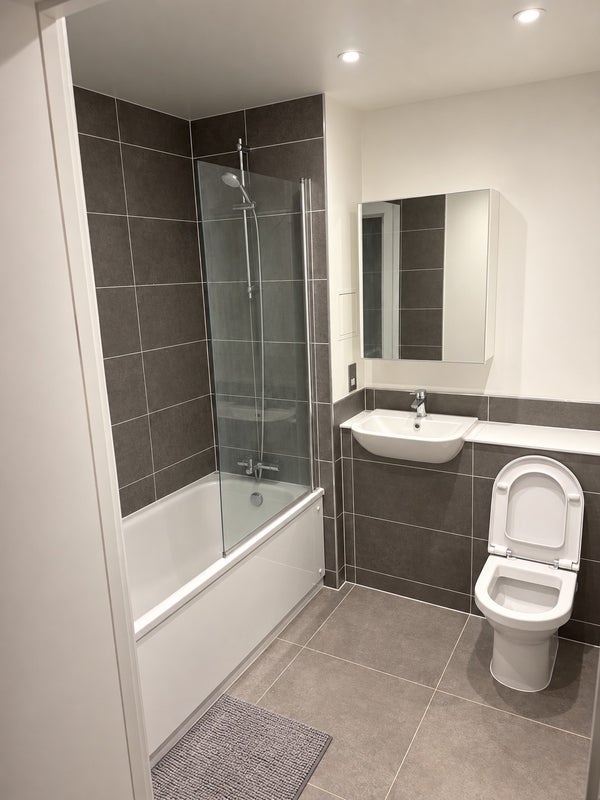 Flat Town Place in Greater London