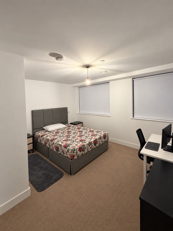 Flat Town Place in Greater London