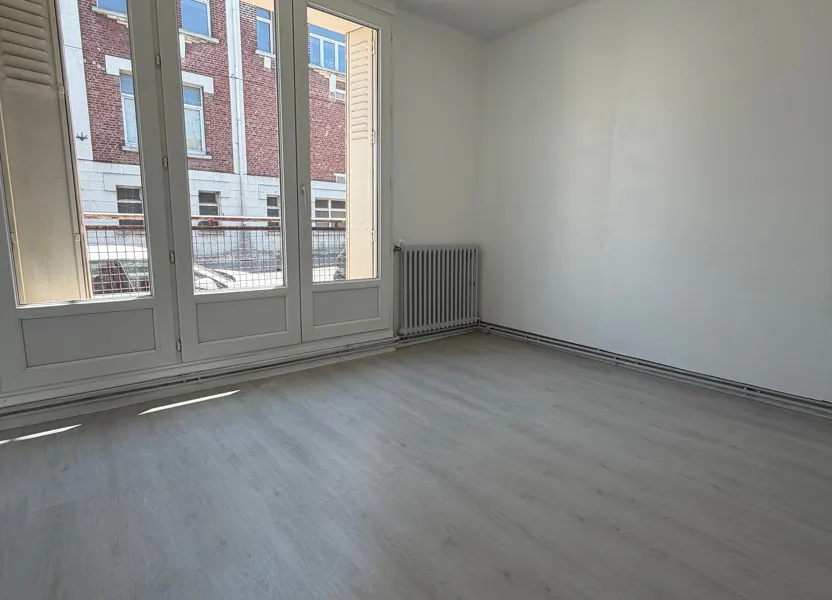 Flat Rue du Vieux Port in Saint-Quentin