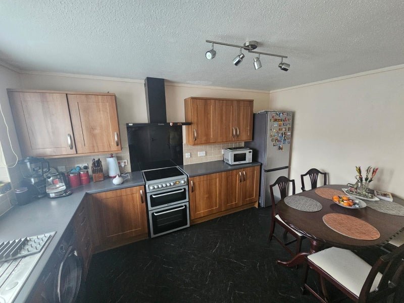 Room Glodwick Road in Royton
