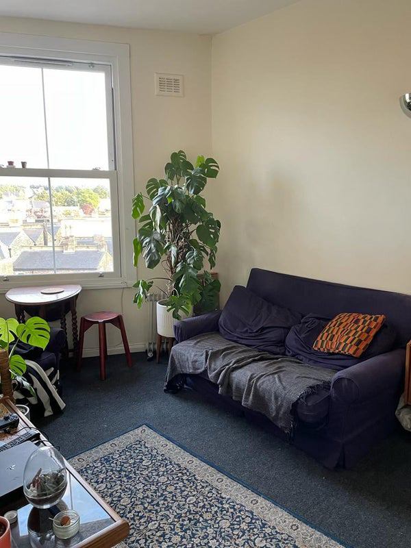 Room Mountgrove Road in Greater London