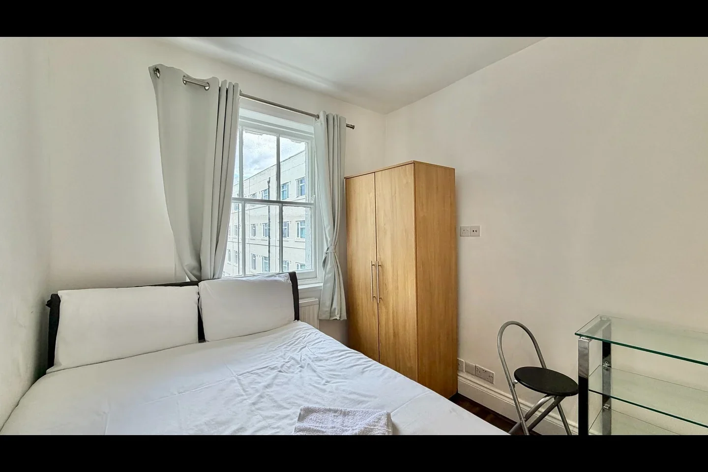 Flat Talbot Square in City of Westminster