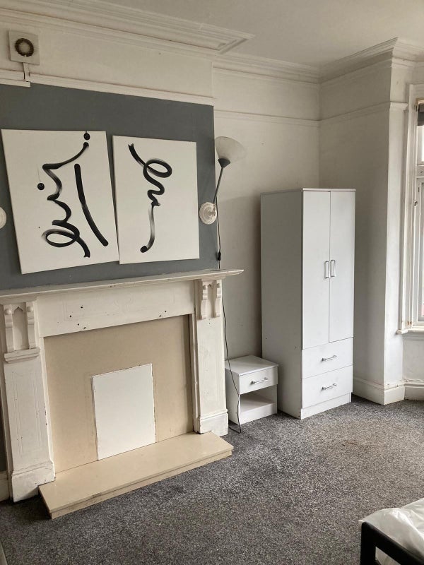 Room Claughton Road in Dudley