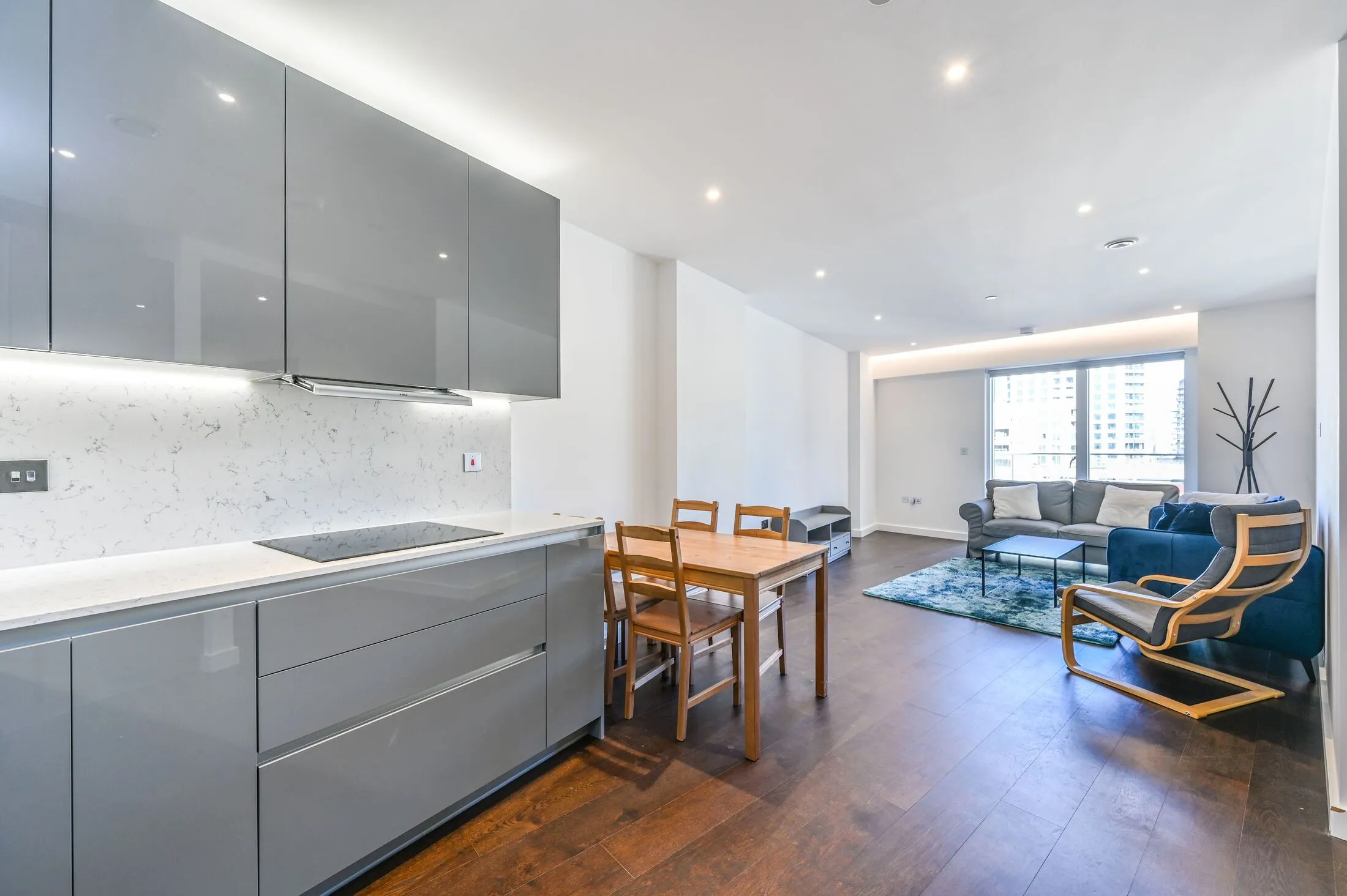 Flat Lanchester Way in Greater London