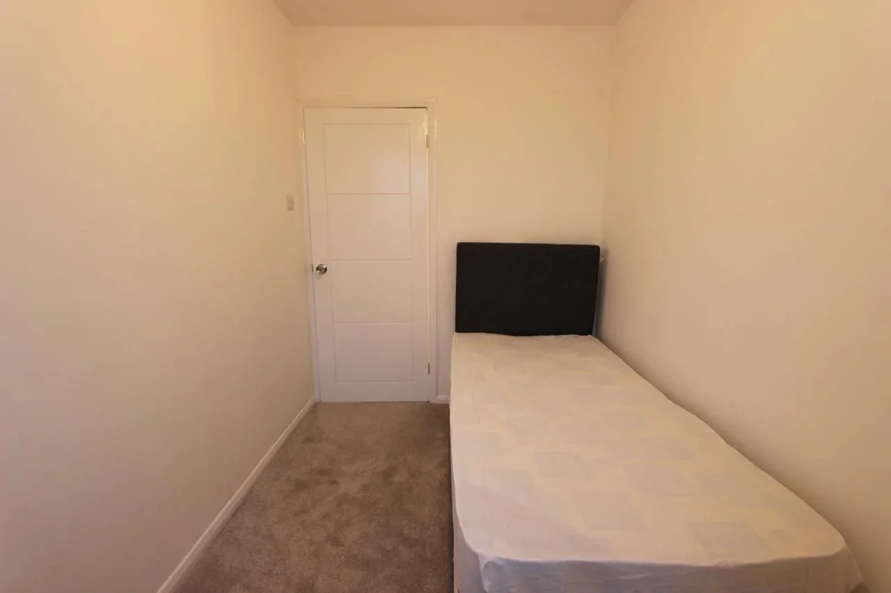 Flat Glenhurst Road in Greater London