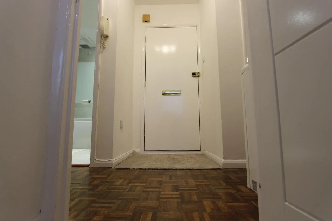 Flat Glenhurst Road in Greater London
