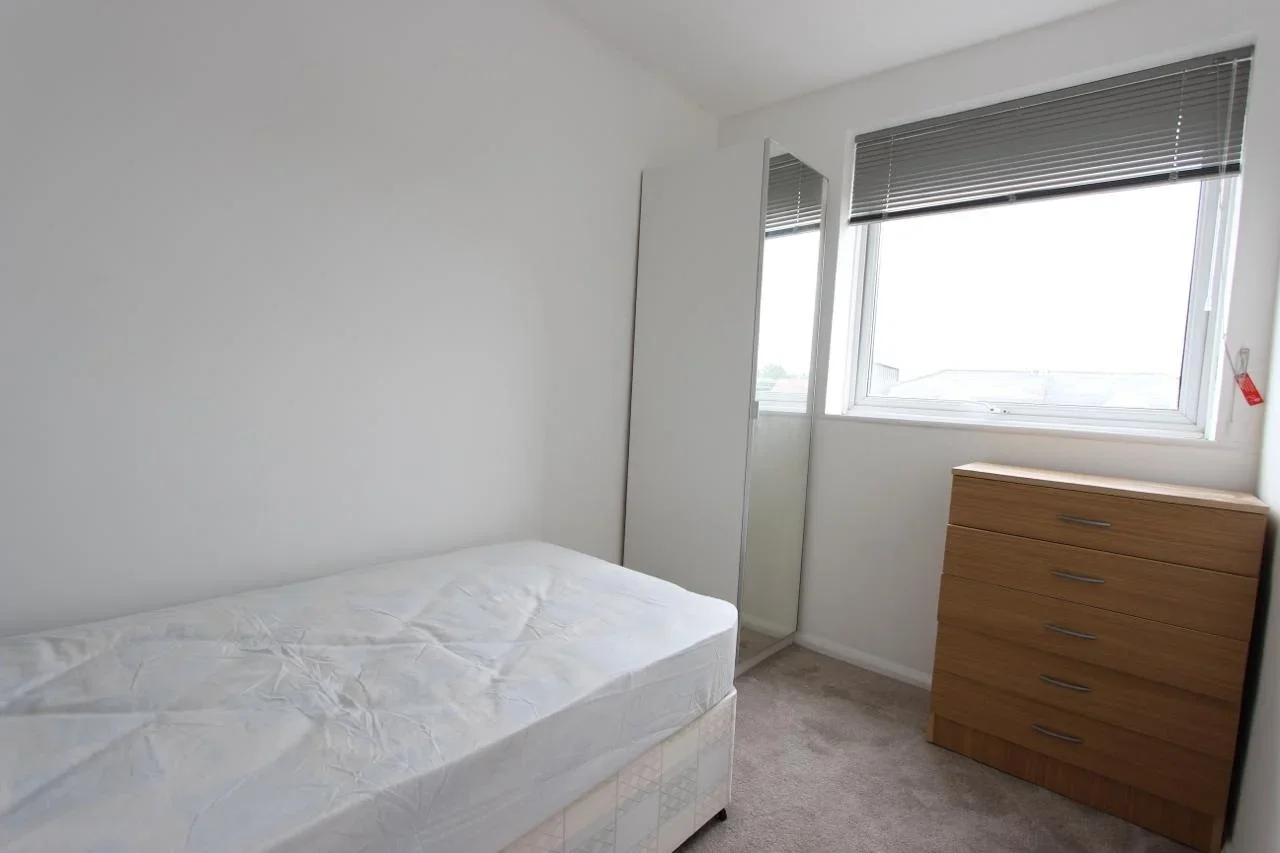 Flat Glenhurst Road in Greater London