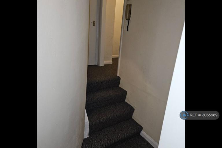 Flat Newsham Drive in Liverpool