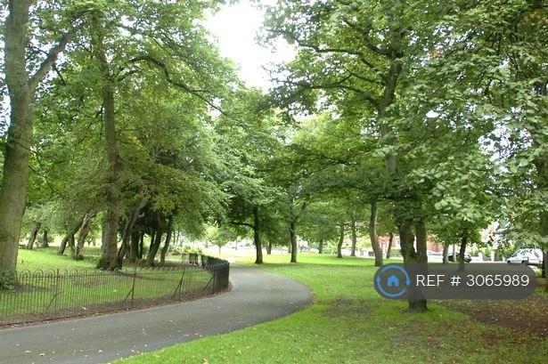 Flat Newsham Drive in Liverpool
