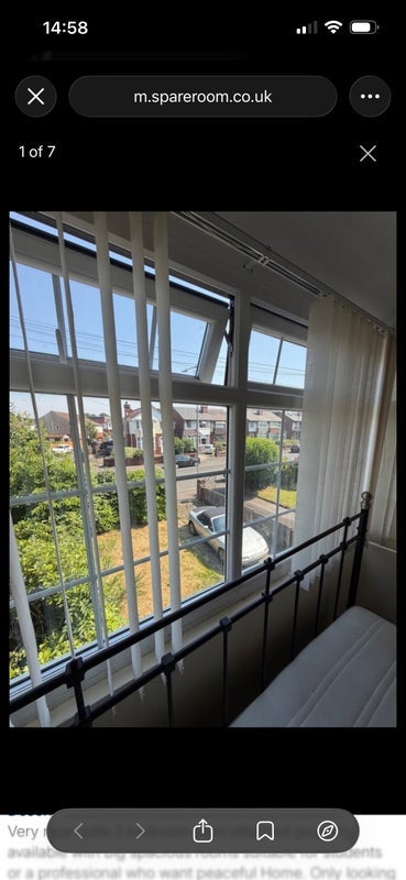 Room Strawberry Hill Road in Farnworth
