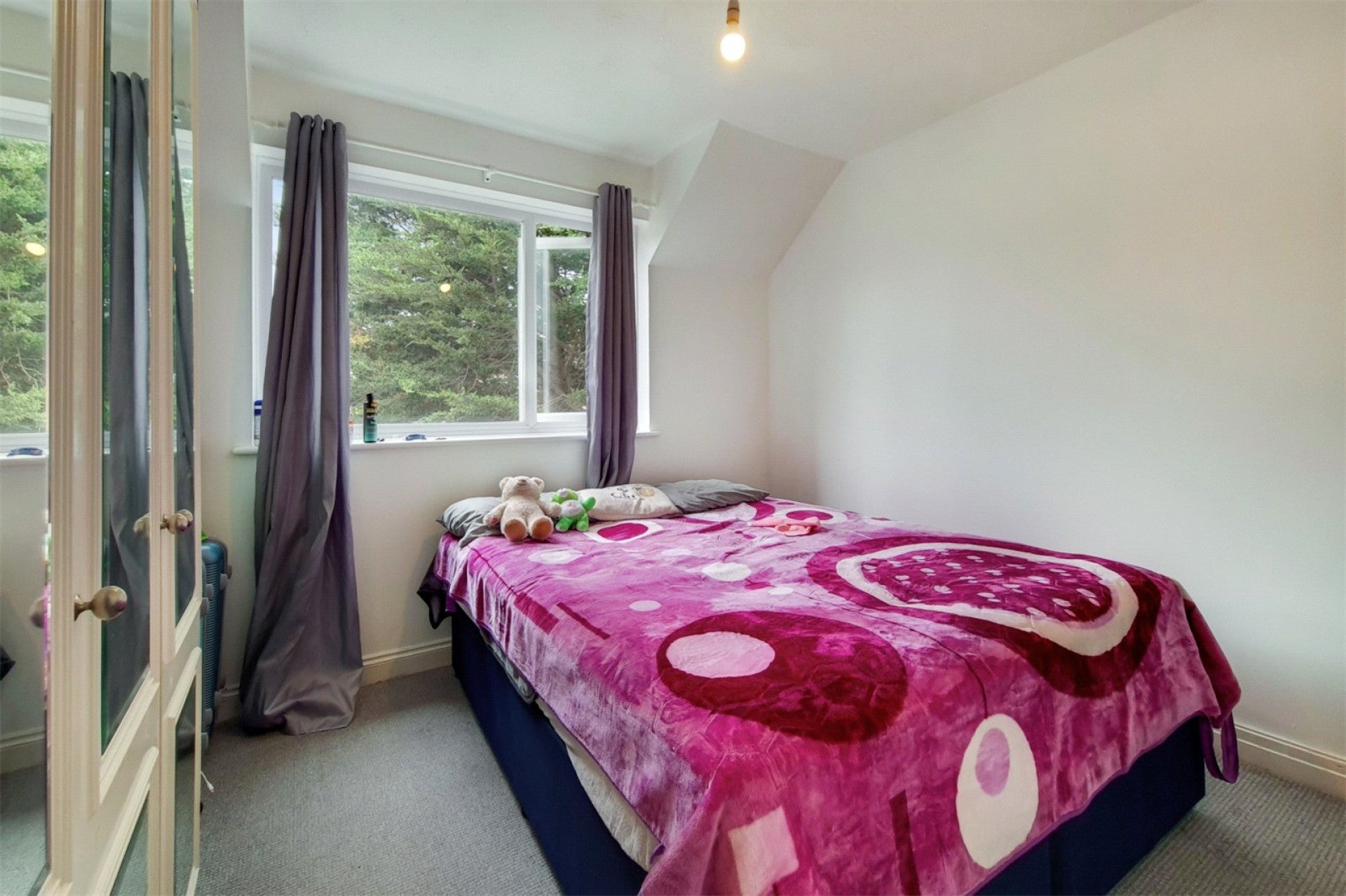 Flat Lulworth Crescent in London