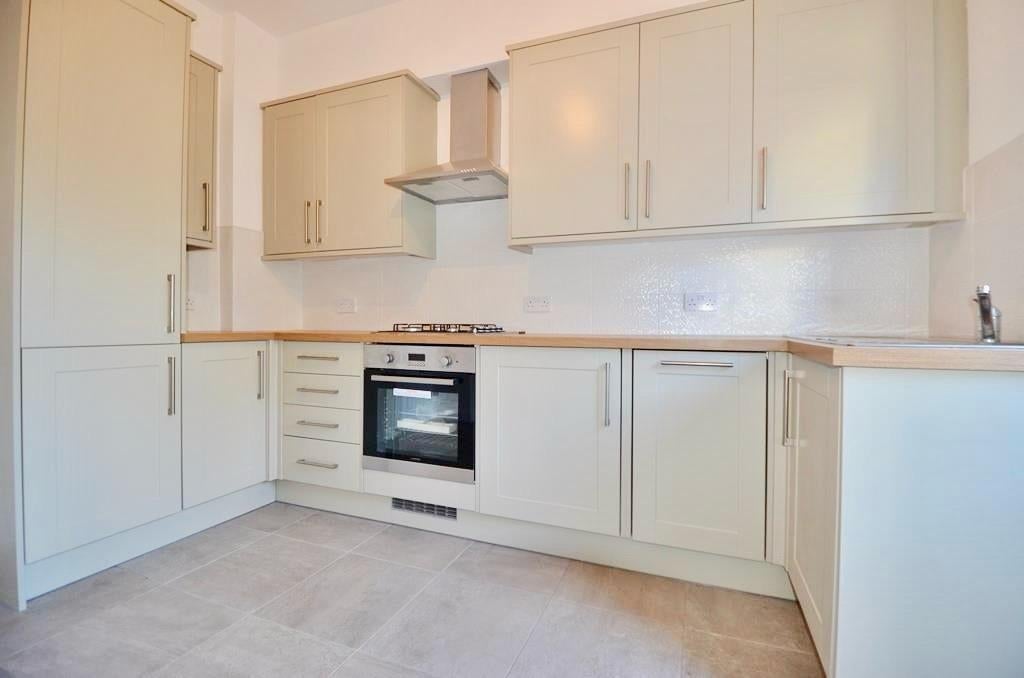 Flat Derby Road in Greater London