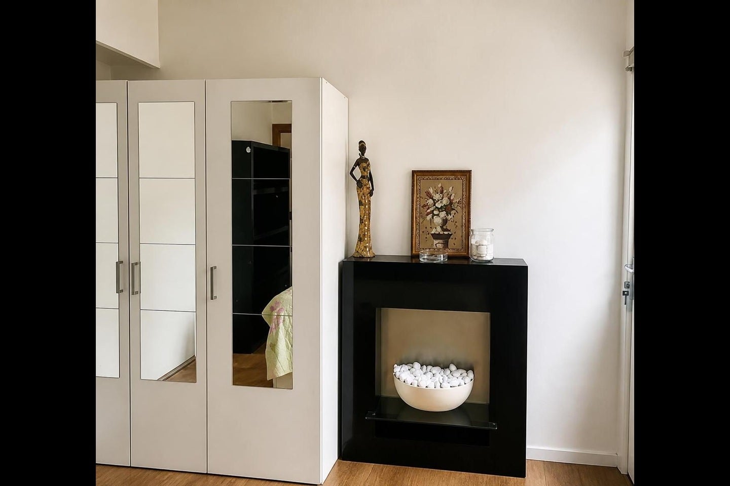Room Sellons Avenue in Greater London