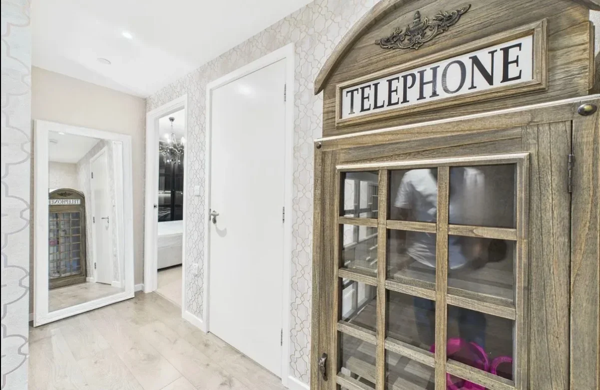 Flat Juniper Drive in Greater London