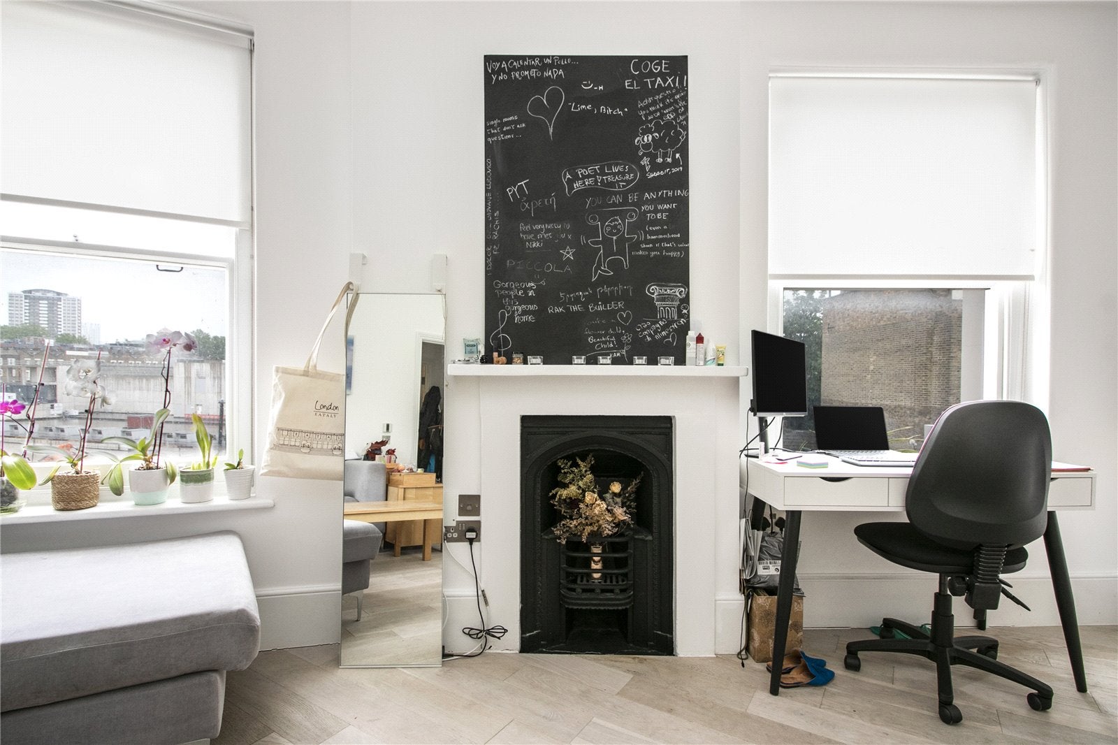 Flat Wren Street in Greater London