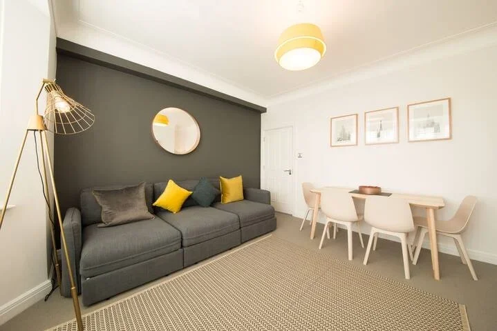 Flat Lauderdale Road in City of Westminster