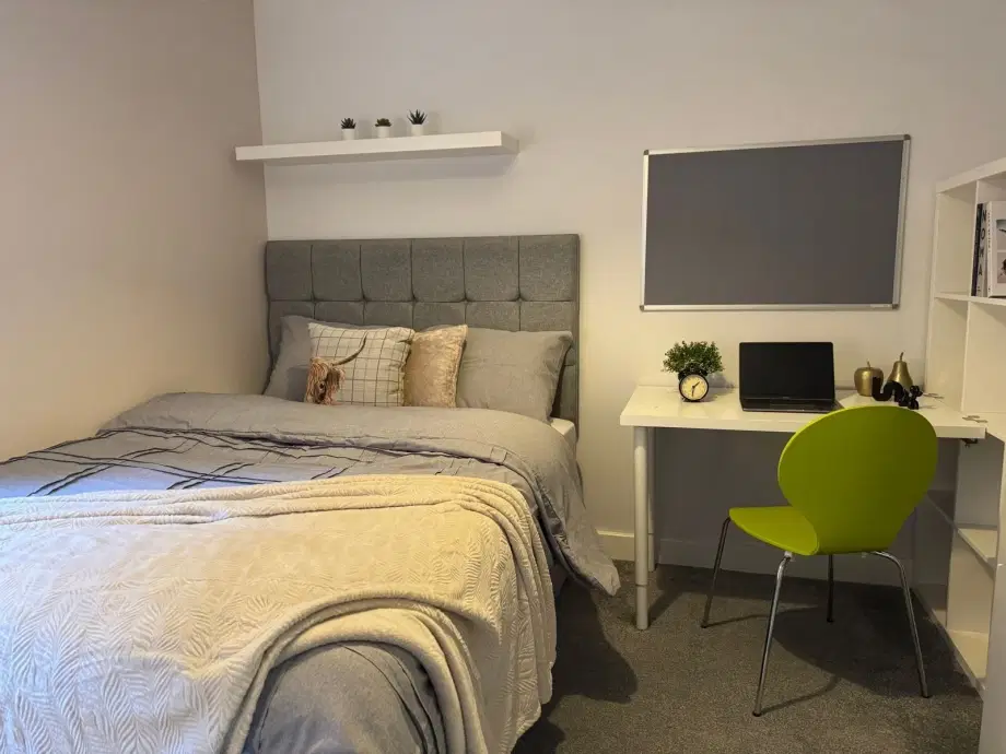 Room Neville Sadler Court in Broxtowe
