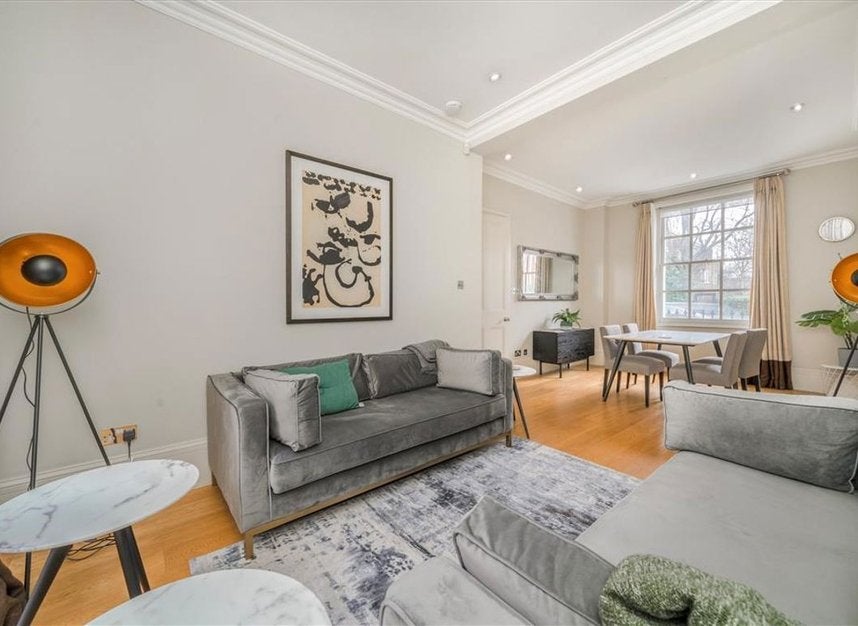 House Harewood Avenue in City of Westminster