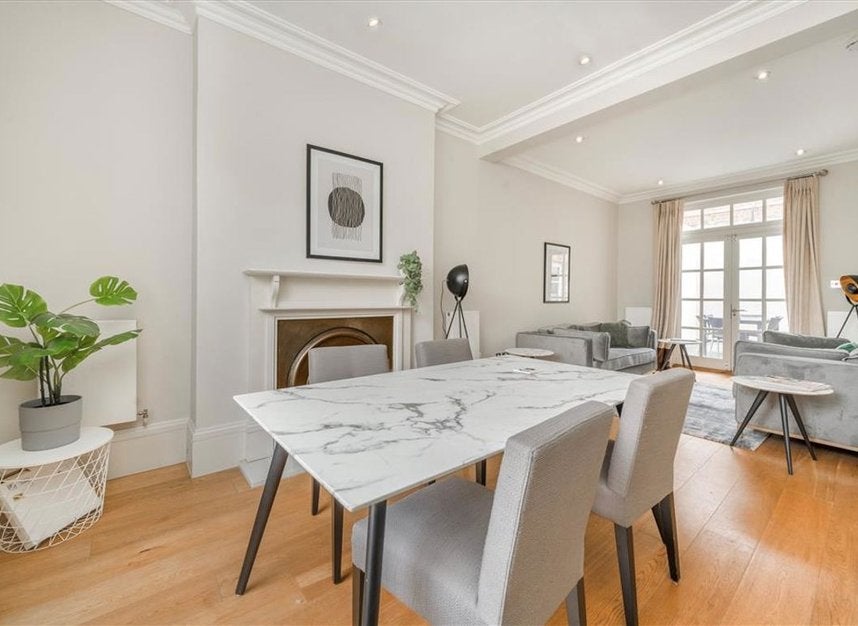 House Harewood Avenue in City of Westminster