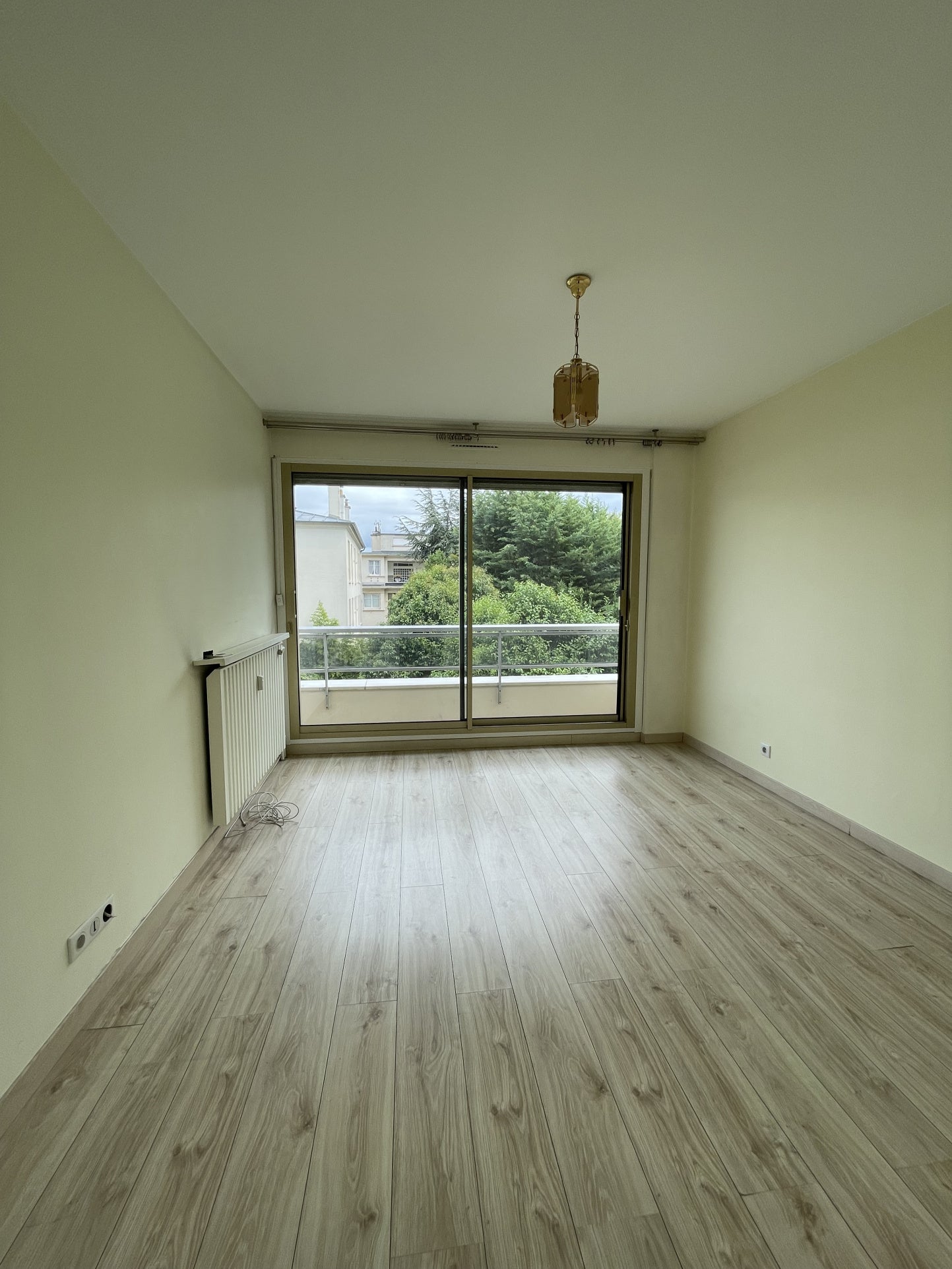 Flat Avenue Charles de Gaulle in Boulogne-Billancourt