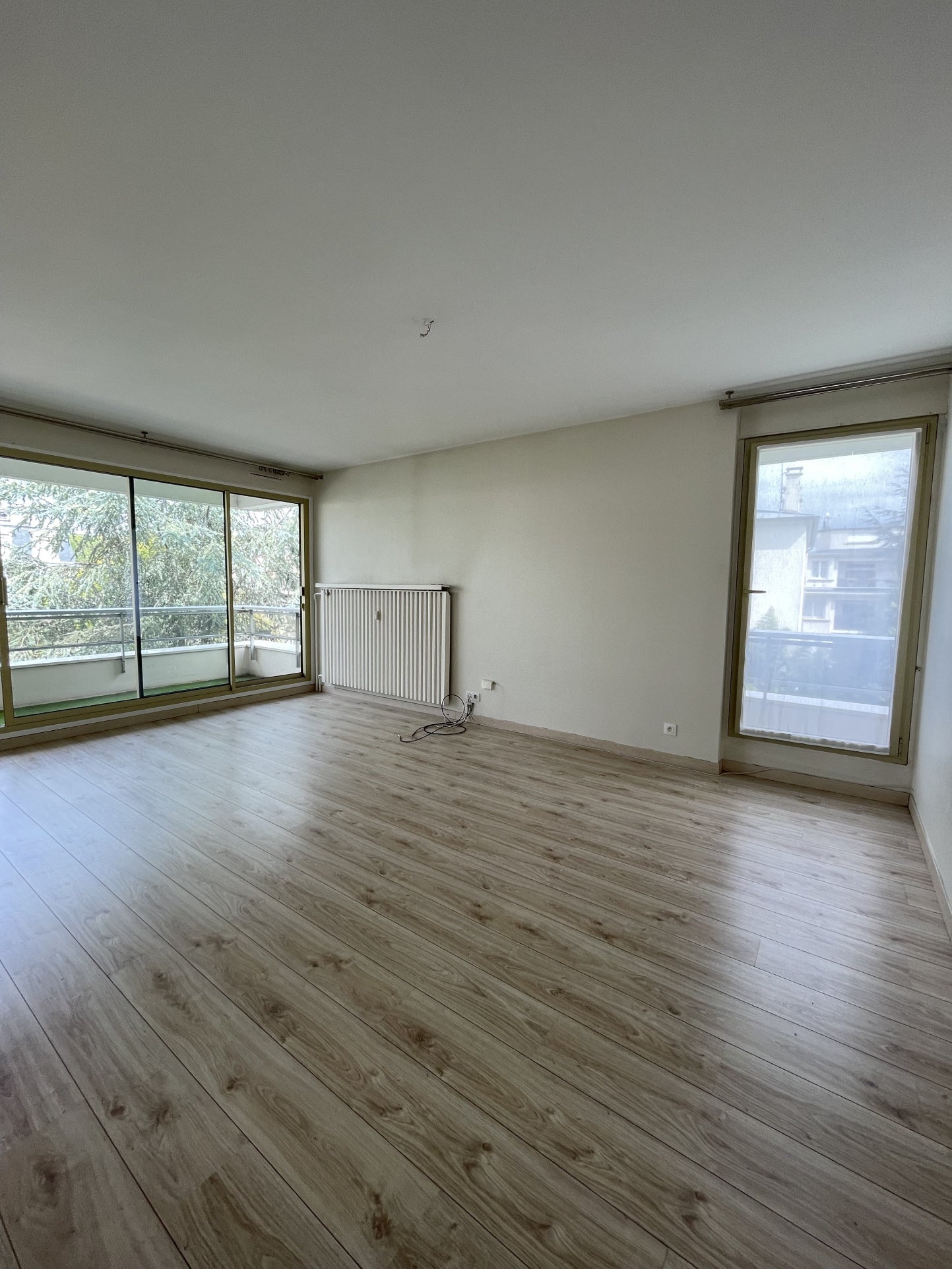Flat Avenue Charles de Gaulle in Boulogne-Billancourt