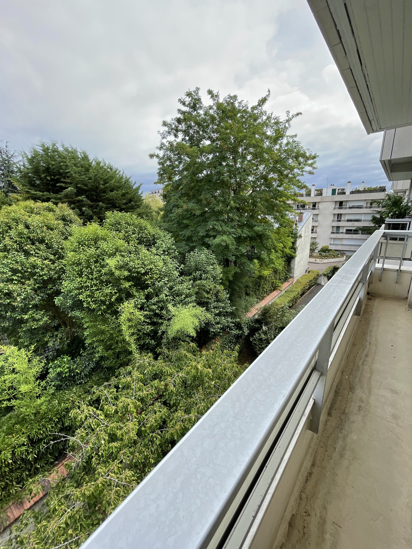 Flat Avenue Charles de Gaulle in Boulogne-Billancourt