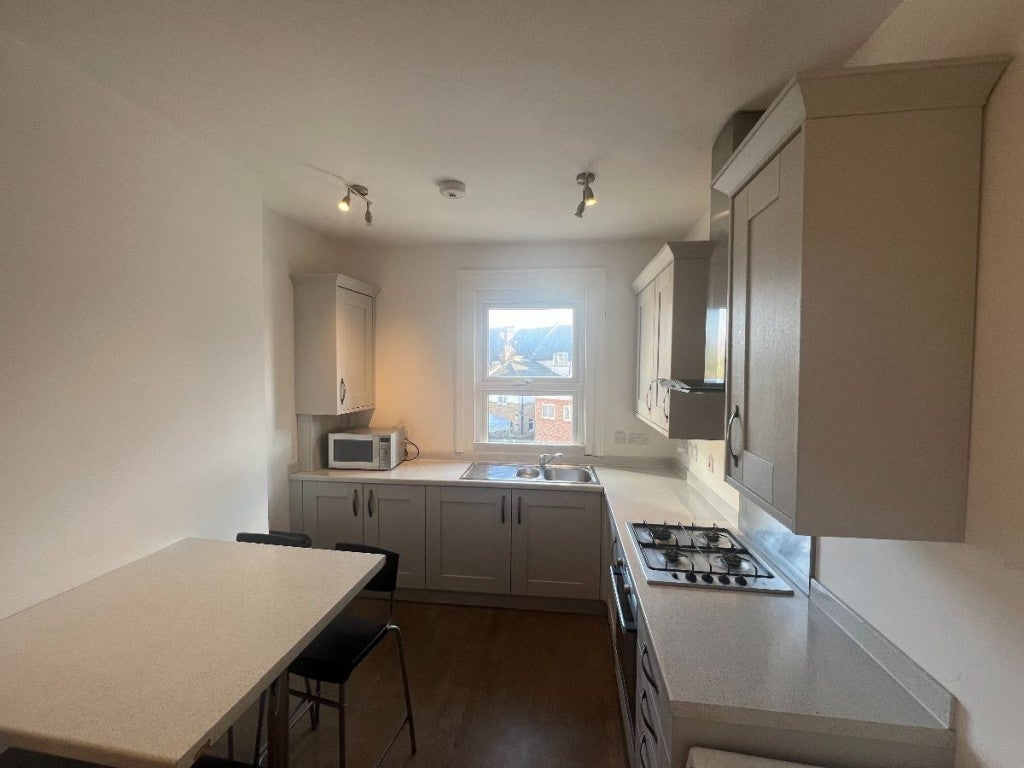 Flat Kingston Hill in Greater London