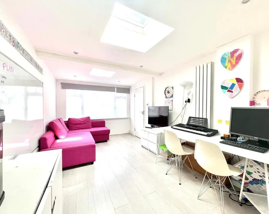 House Mossville Gardens in Greater London
