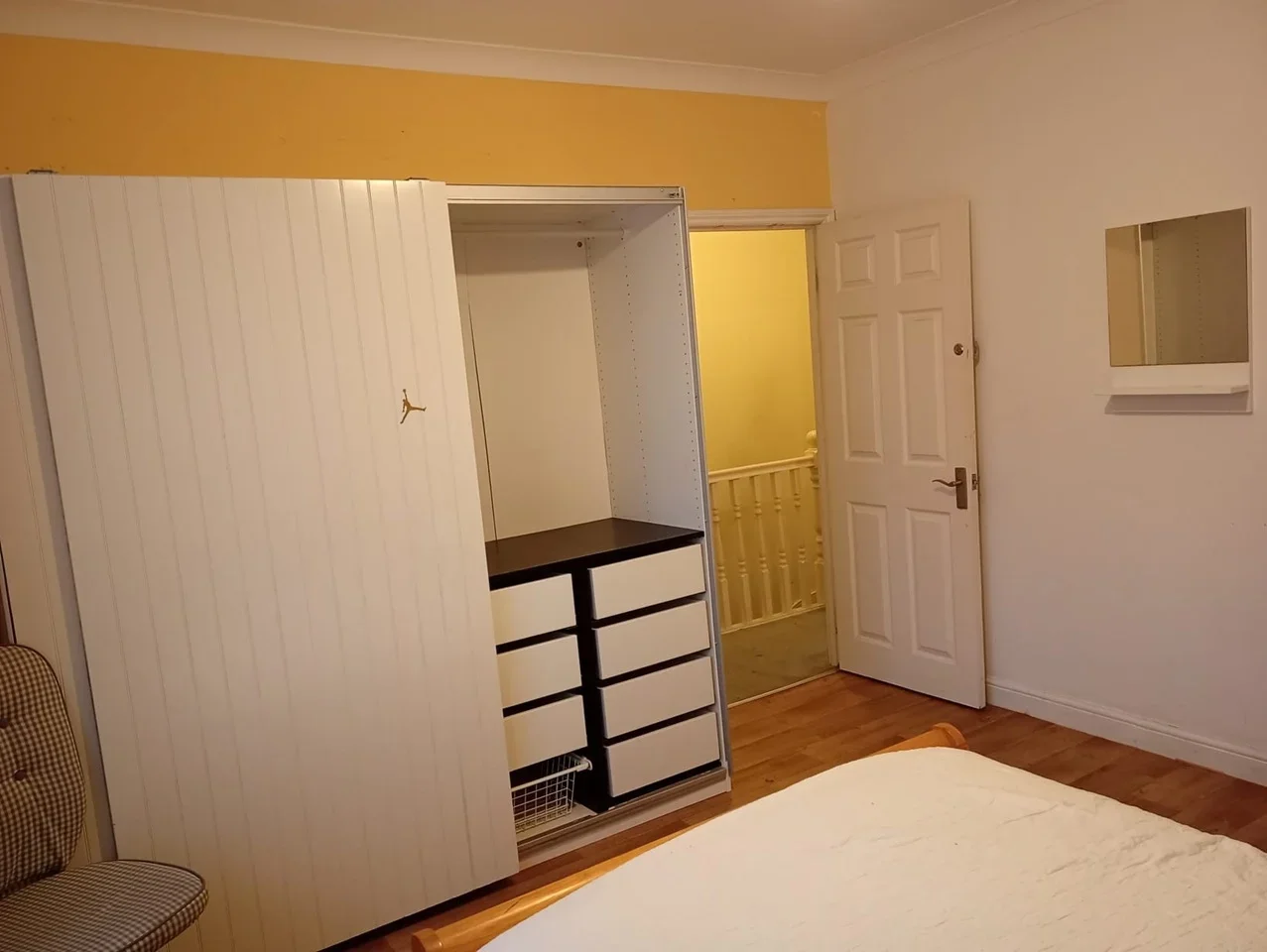 Room Whitehorse Lane in Greater London
