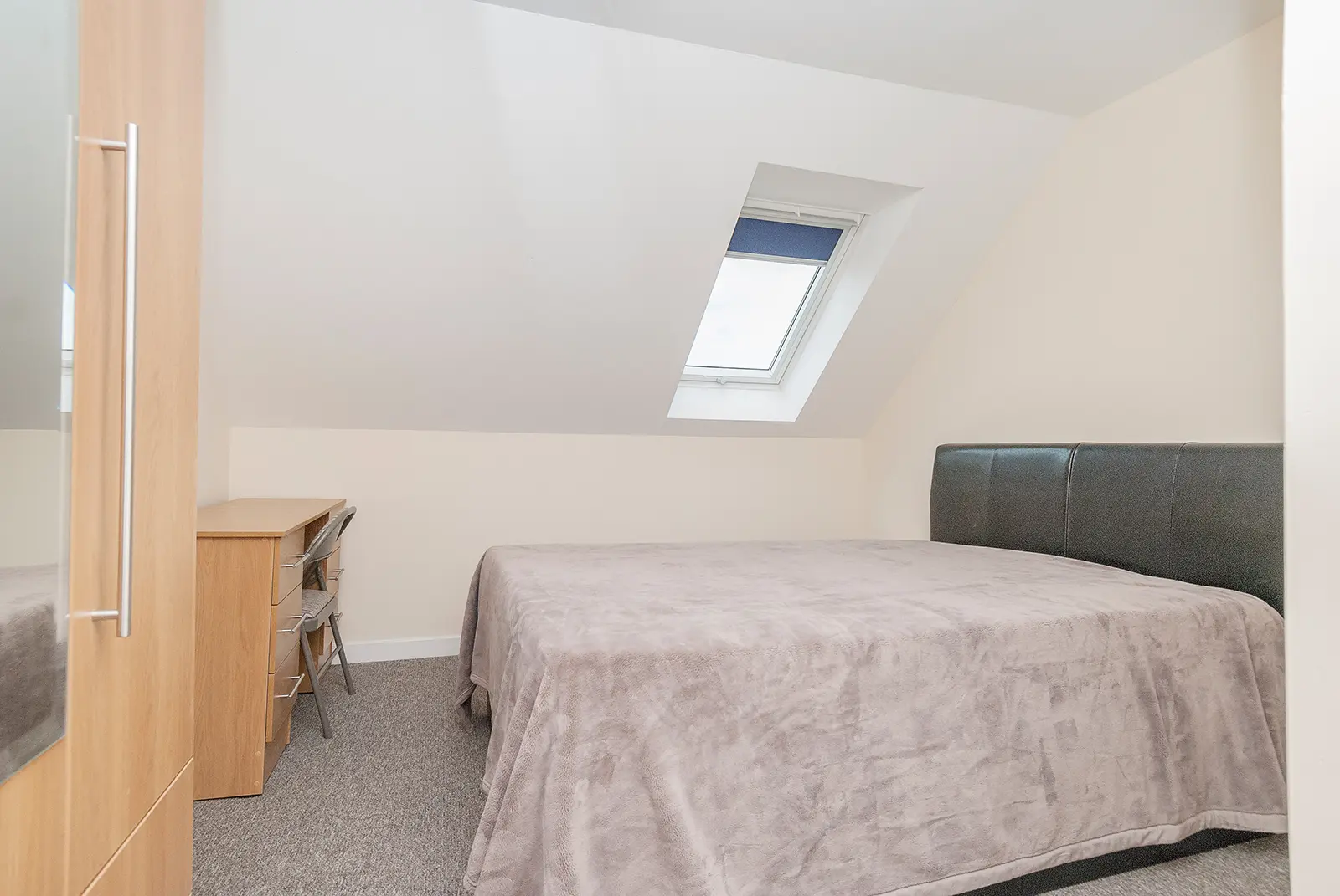 Room Polwarth Gardens in City of Edinburgh