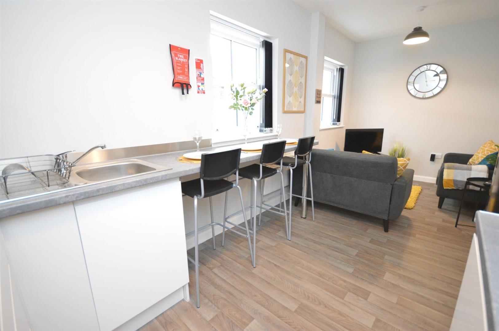 Room Ladies Walk in Neston
