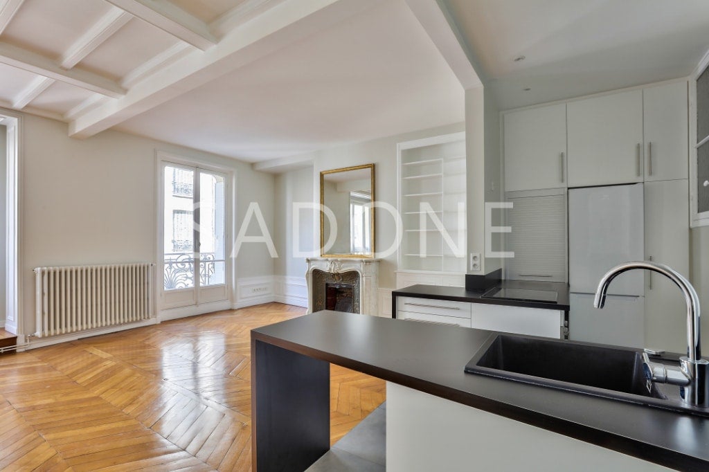Flat Avenue Achille Peretti in Neuilly-sur-Seine