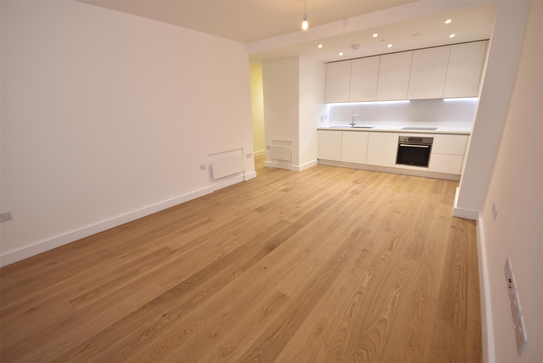 Flat Almond Walk in Bristol