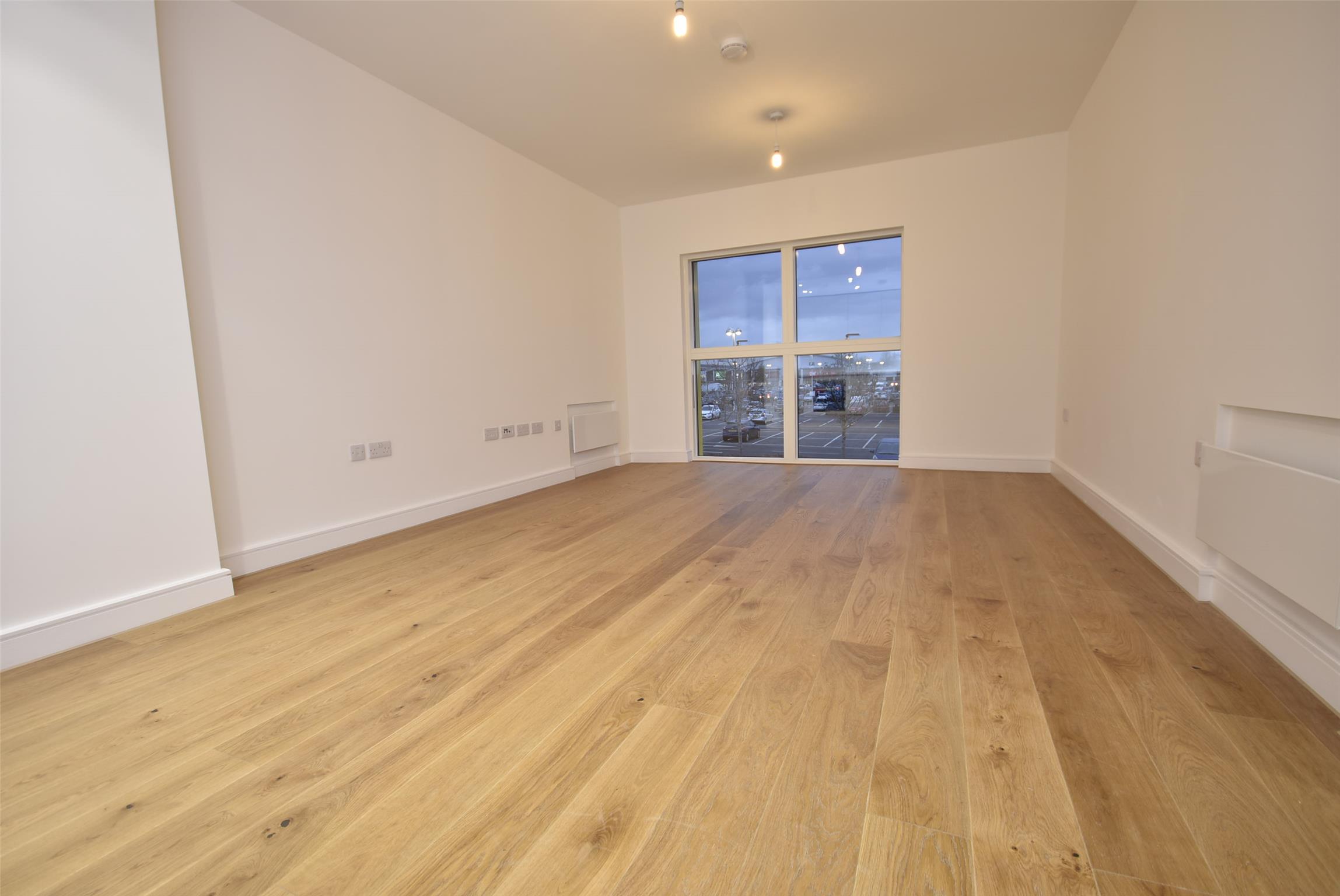 Flat Almond Walk in Bristol