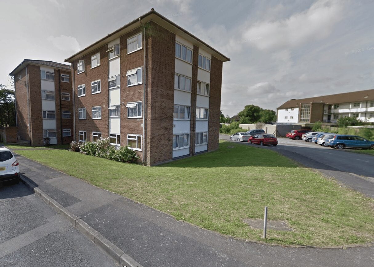 Flat Chichester Court in Greater London