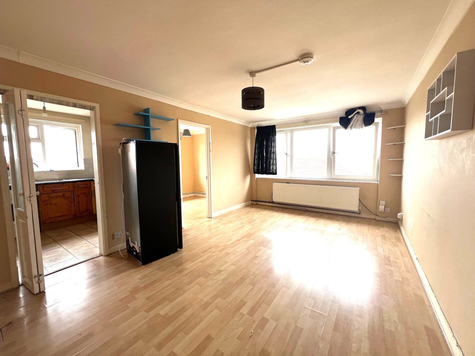 Flat Chichester Court in Greater London
