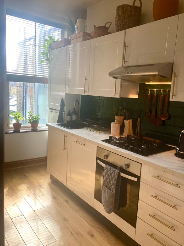 Room Landor Road in Greater London