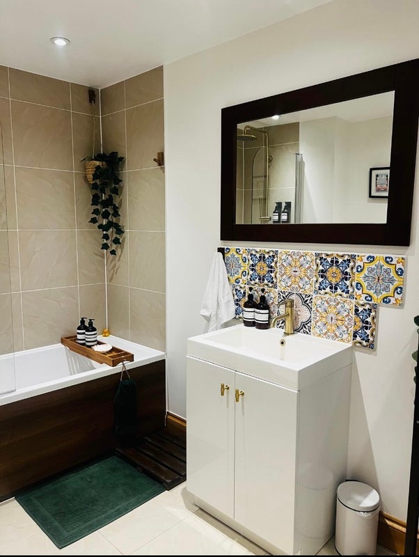 Room Landor Road in Greater London