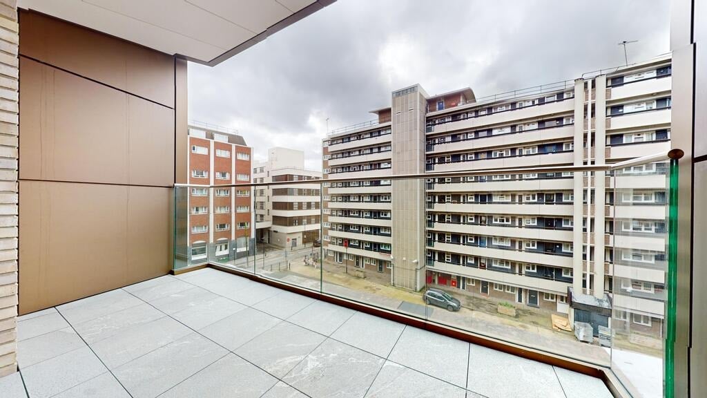 Flat Macclesfield Road in Greater London
