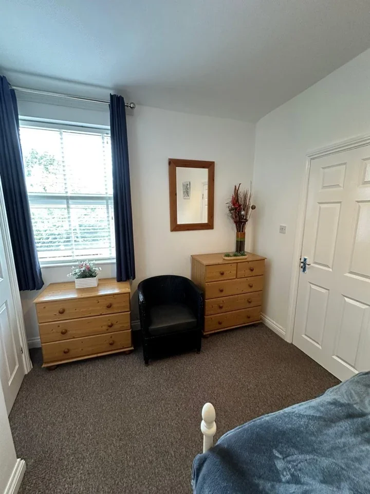 Room County Road in Swindon