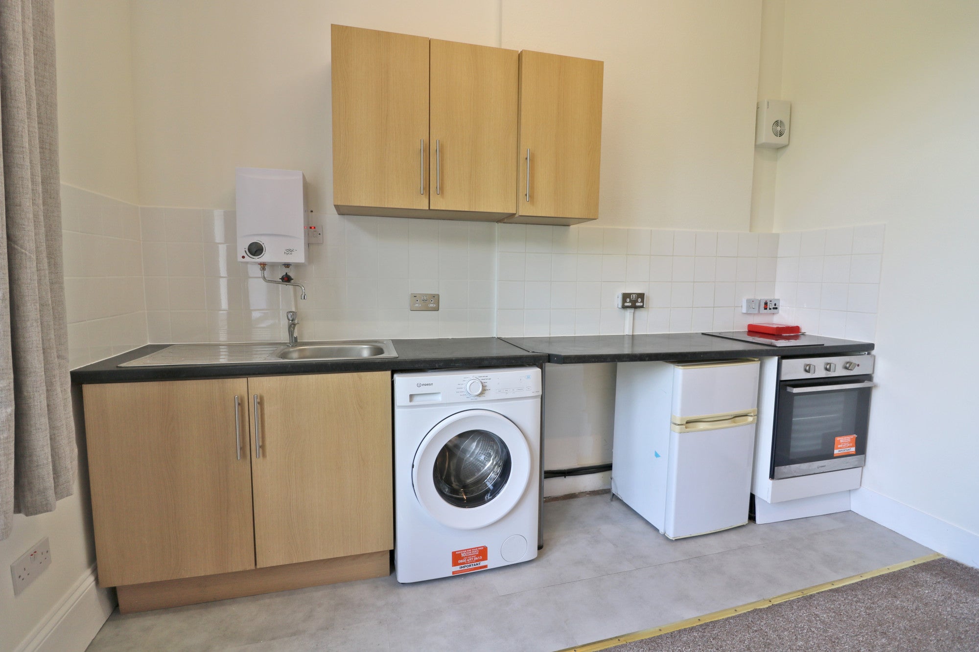 Flat Pitshanger Lane in Greater London