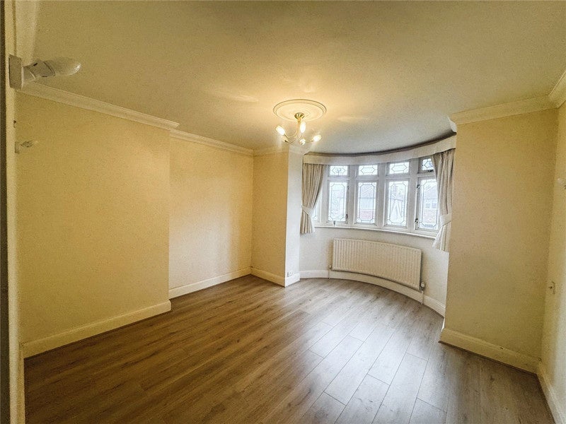House Aldwick Road in Greater London