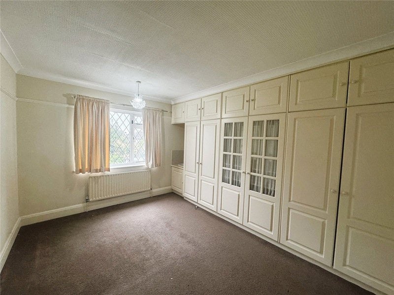 House Aldwick Road in Greater London